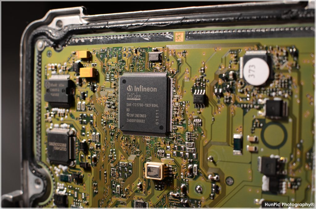Calculateur Bosch ouvert